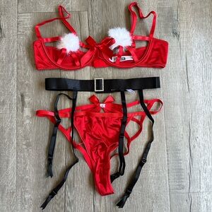 Fashionnova Holiday lingerie set